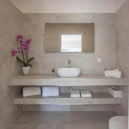 Hillside House & Kır Evi *