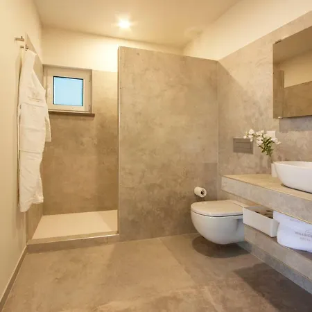 Hillside House &