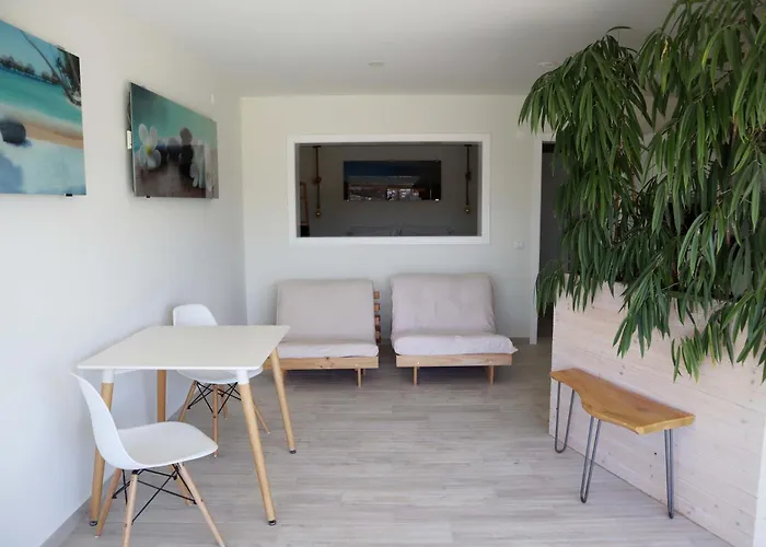 Country house Hillside House & *