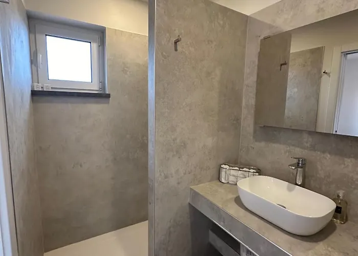 Hillside House & Country house *