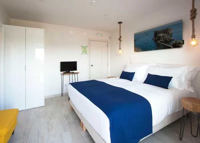 Country house Hillside House & *