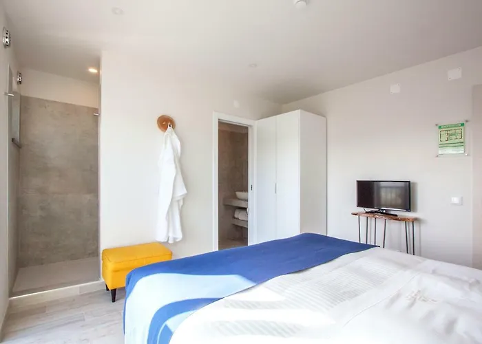 Country house Hillside House & *